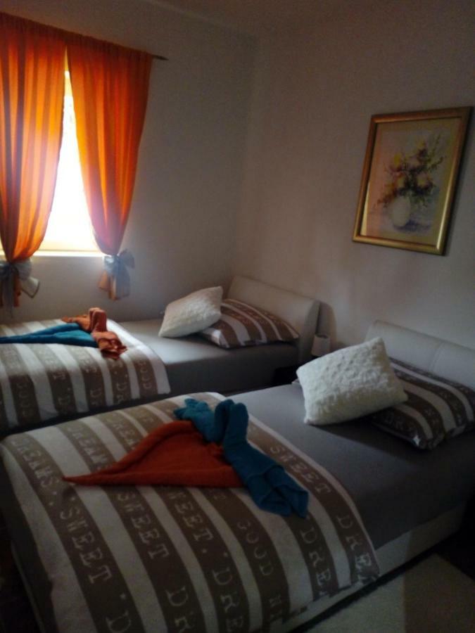 Apartman Radic Trogir Eksteriør billede